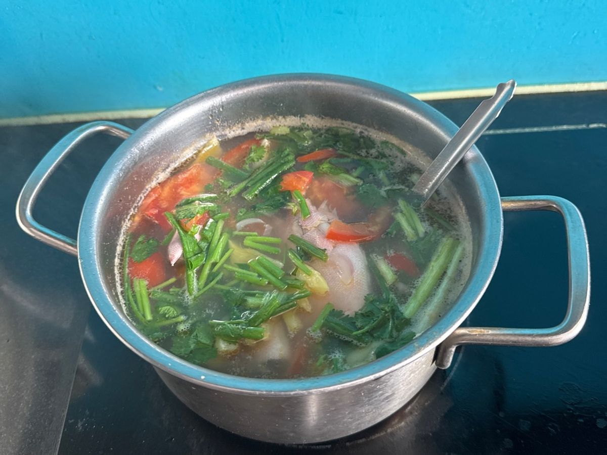 Canh cá + thơm cà (hồng/dìa/)