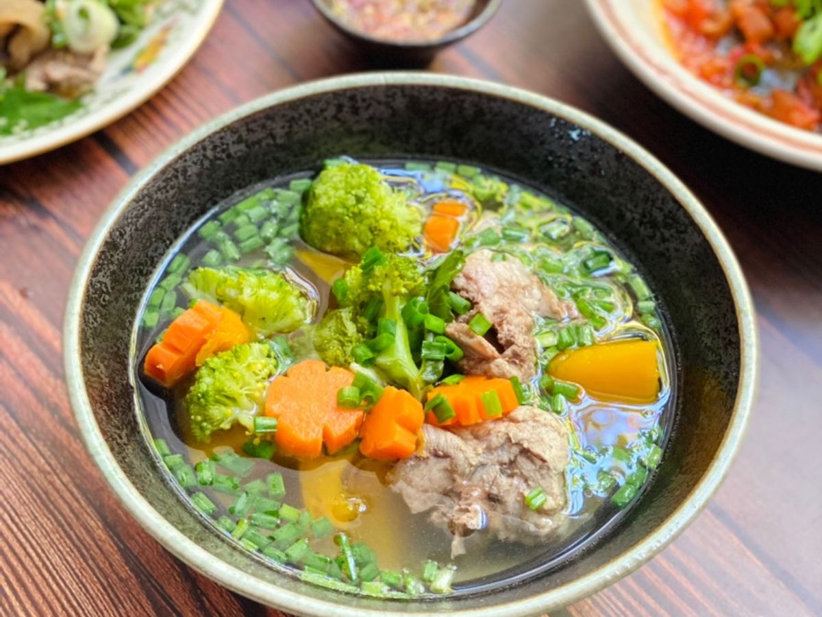 Canh Laghim Nấu Xương Heo