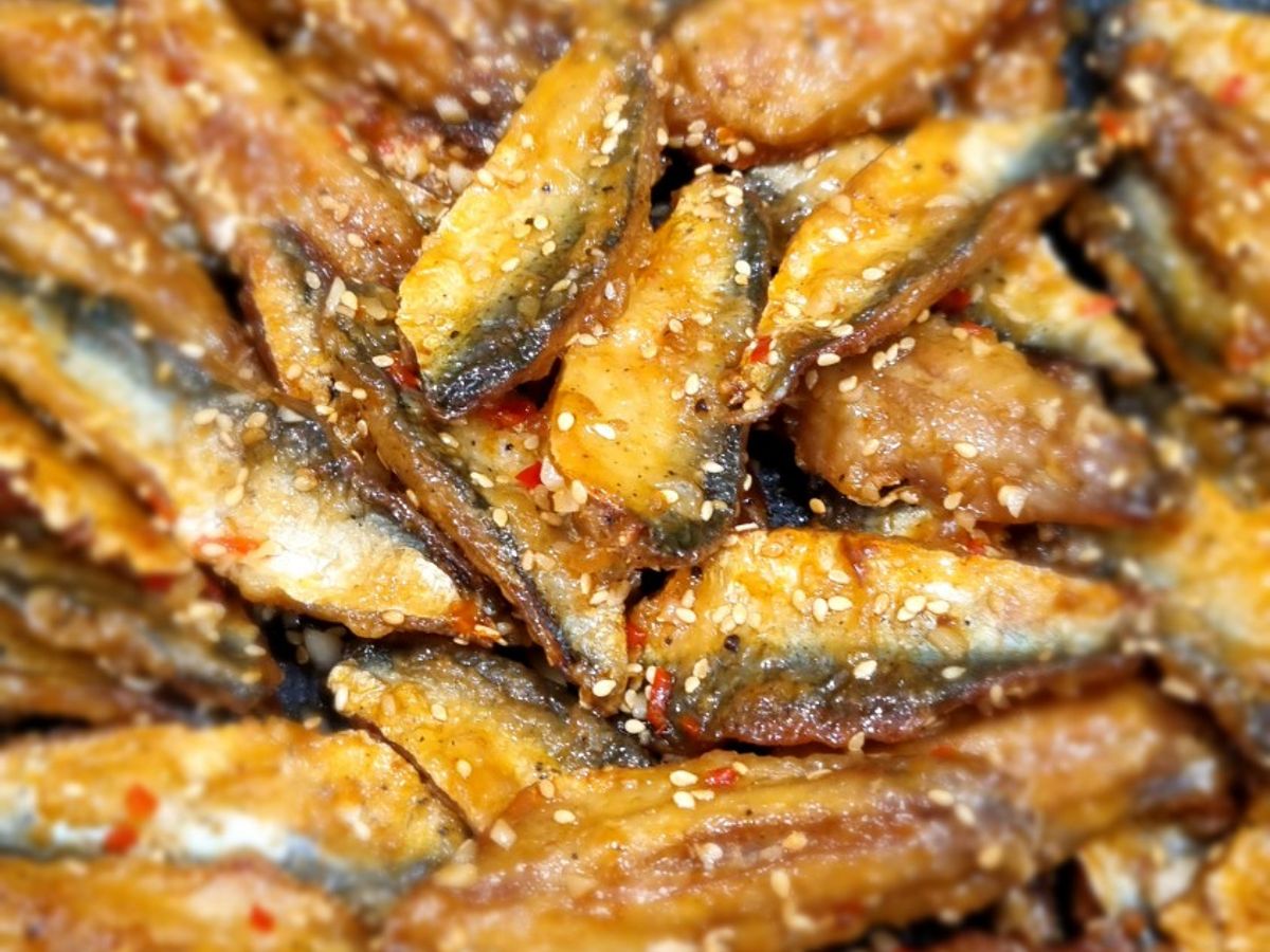 Cá Trích Chiên Giòn Sốt Mắm Chua Ngọt