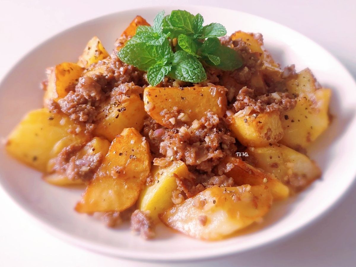 KHOAI TÂY xào thịt bò