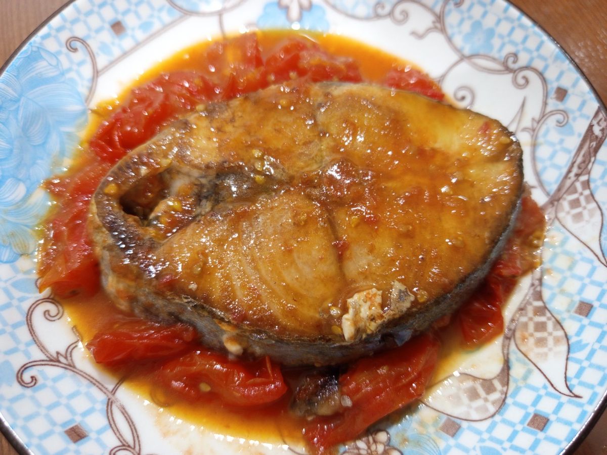 Cá thu chiên xốt cà chua