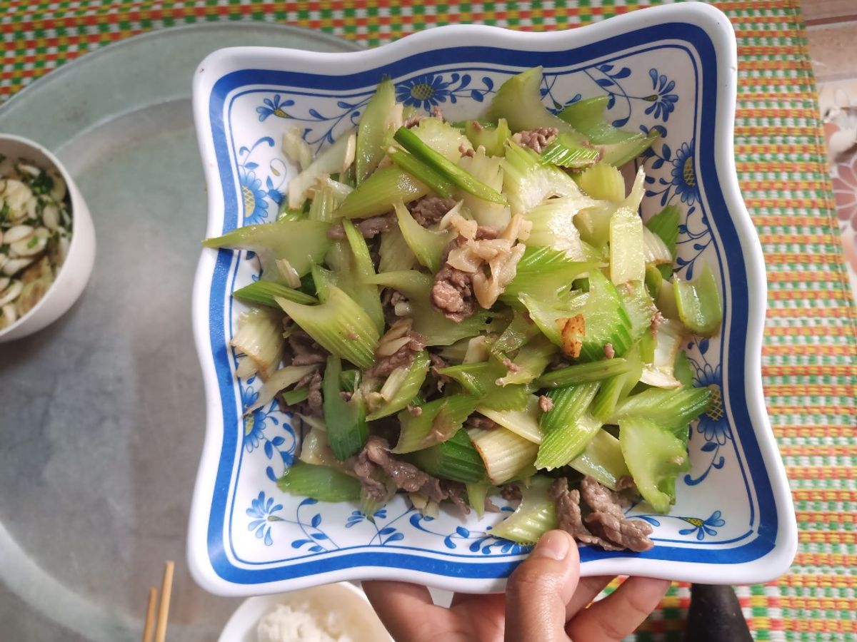 Cần tây xào thịt bò