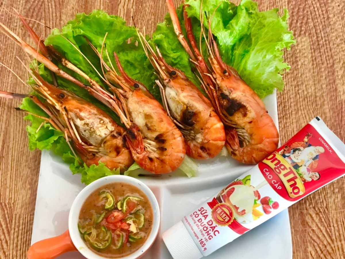 Tôm càng nướng mọi