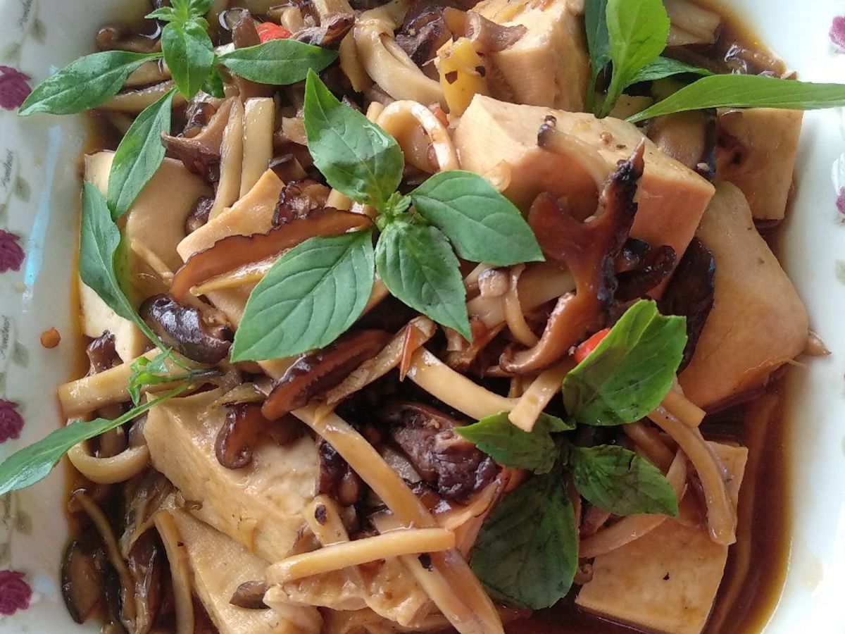 Đậu hũ sốt nấm cay