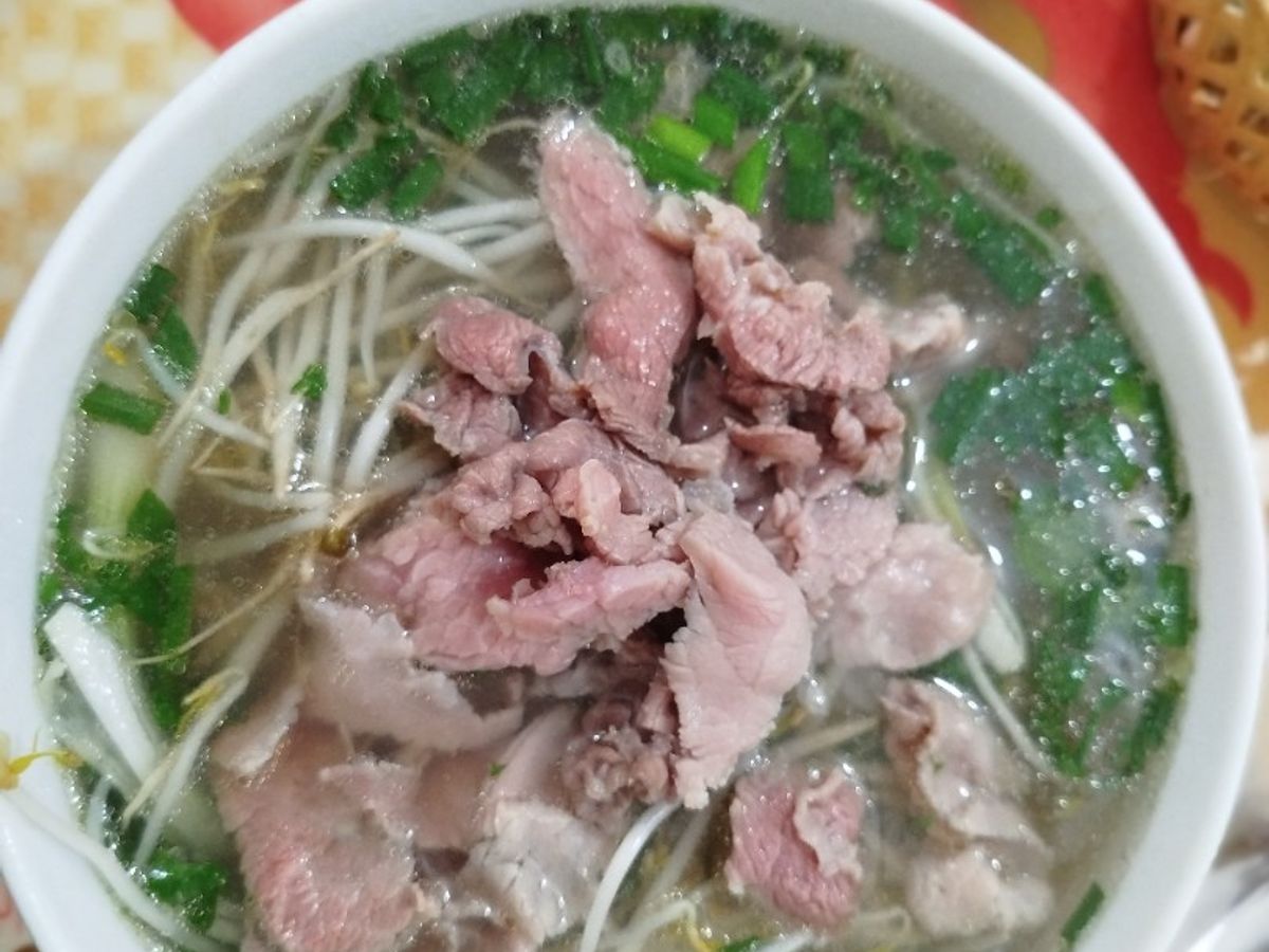 Phở bò tái