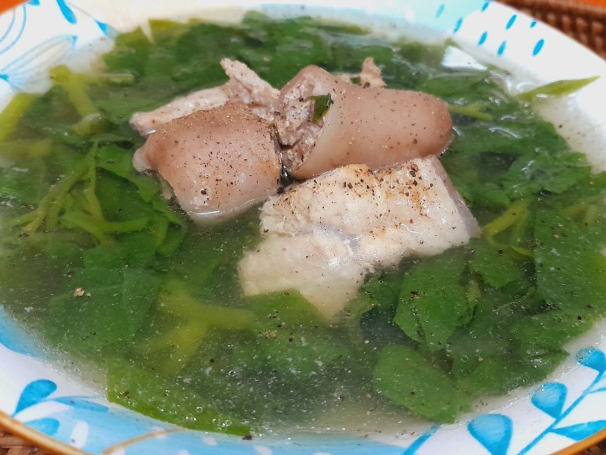 Canh mồng tơi nấu đuôi heo