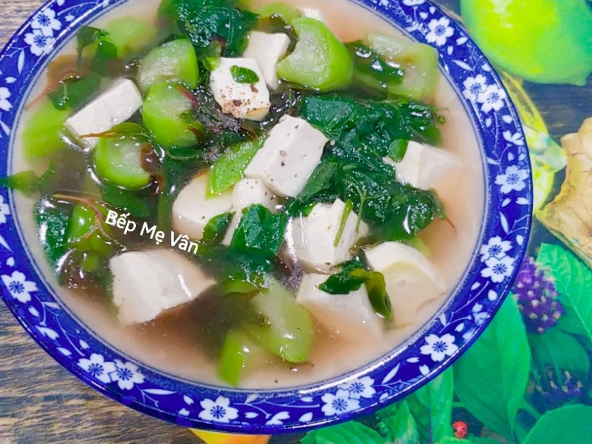 Canh chay đậu hủ nấu mướp và rau