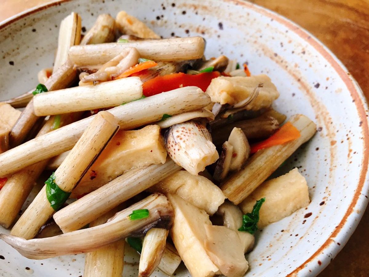 Ngó sen xào nấm