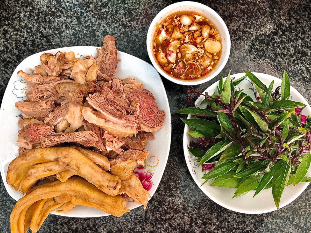 Thịt Vịt Luộc Chấm Nước Mắm Gừng Tỏi Ớt