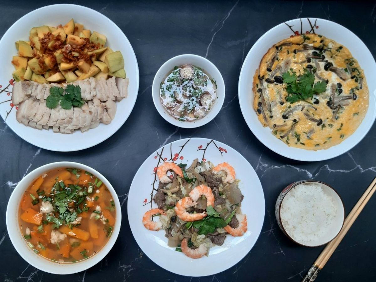 Cơm nhà nhiều món
