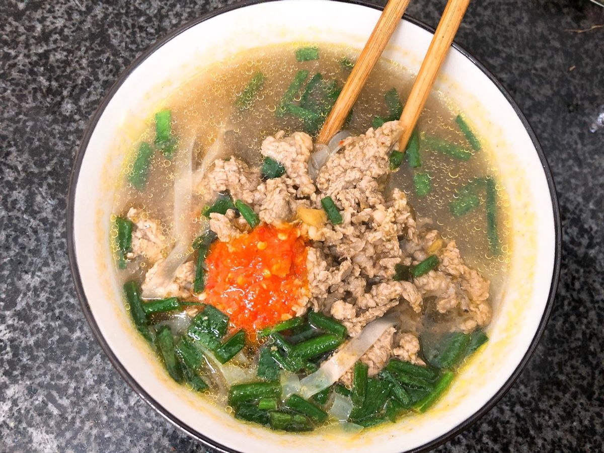 Phở Bò Tái Với Nước Luộc Gà Ăn Sáng Làm Trong Một Nốt Nhạc