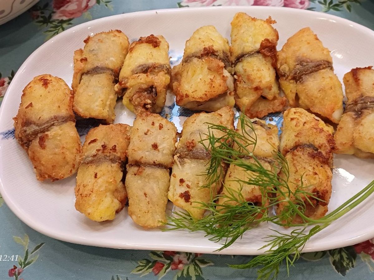 Phi lê cá rô phi cuộn thịt chiên giòn