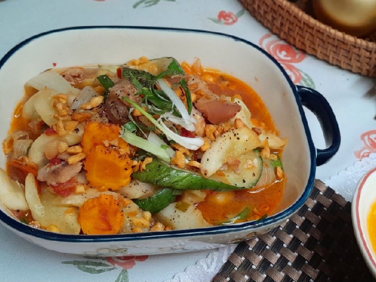 Rau củ xào thịt ba rọi