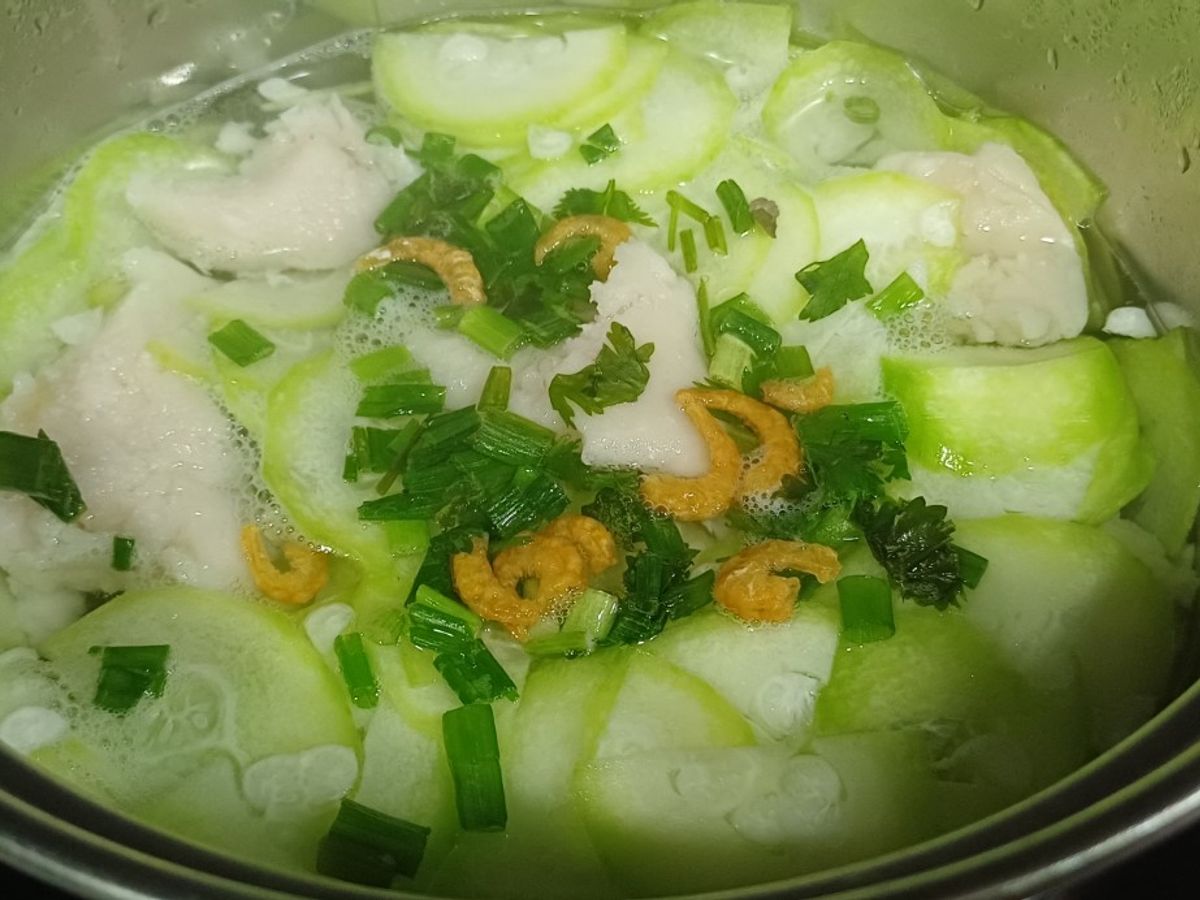 Canh bí nấu giò sống tôm khô