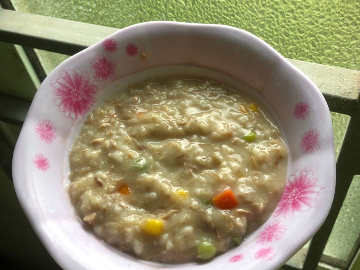 Cháo yến mạch rau củ cá ngừ