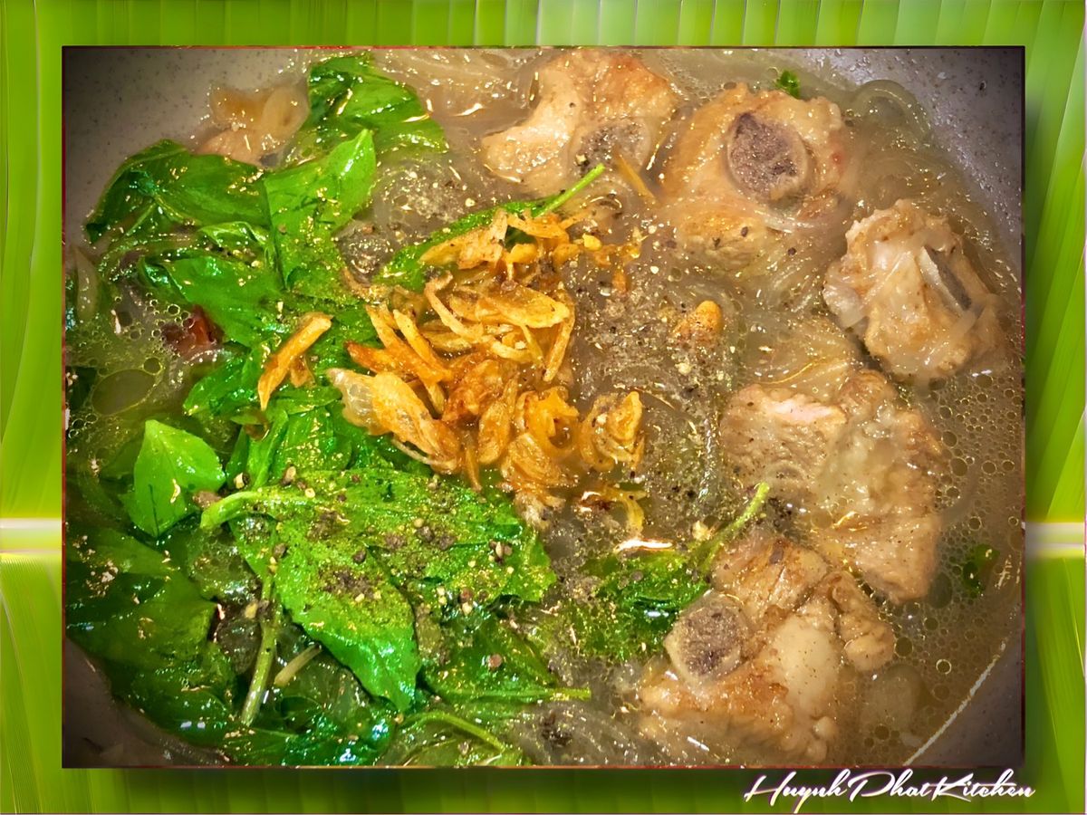 Miến Sườn Rau Húng Quế