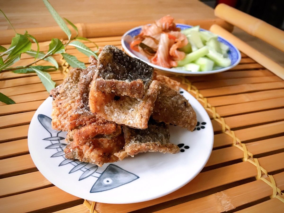 Snack Da Cá Hồi Chiên Giòn Rụm