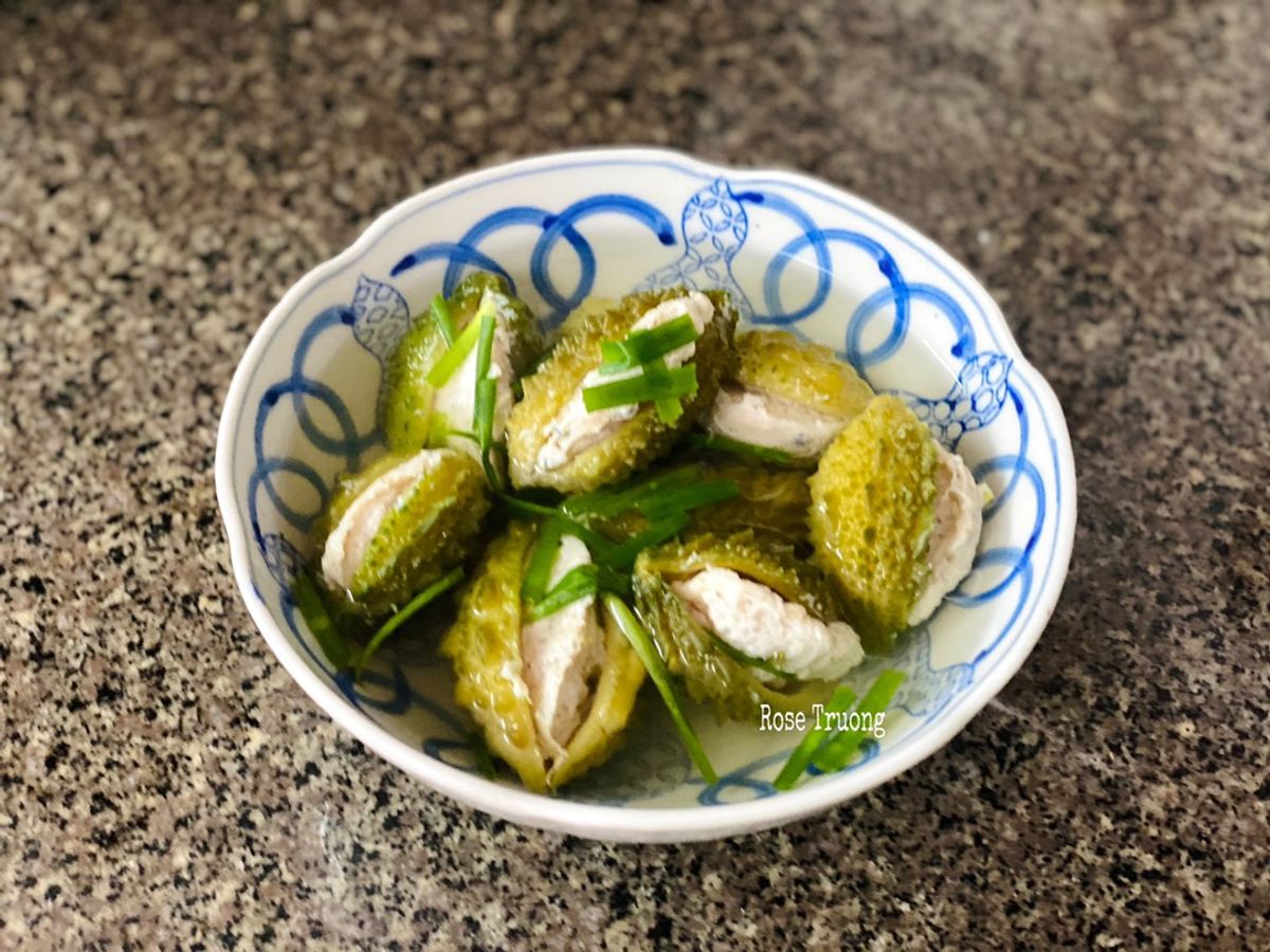 Canh Khổ Qua Rừng Nhồi Chả Cá Măng