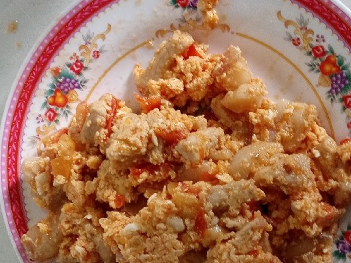 Thịt xào trứng với cà chua