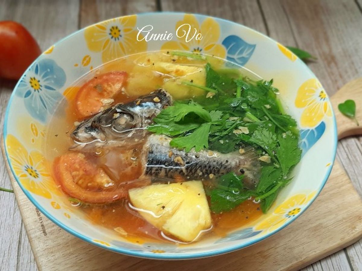 Canh cá chuồn nấu ngót