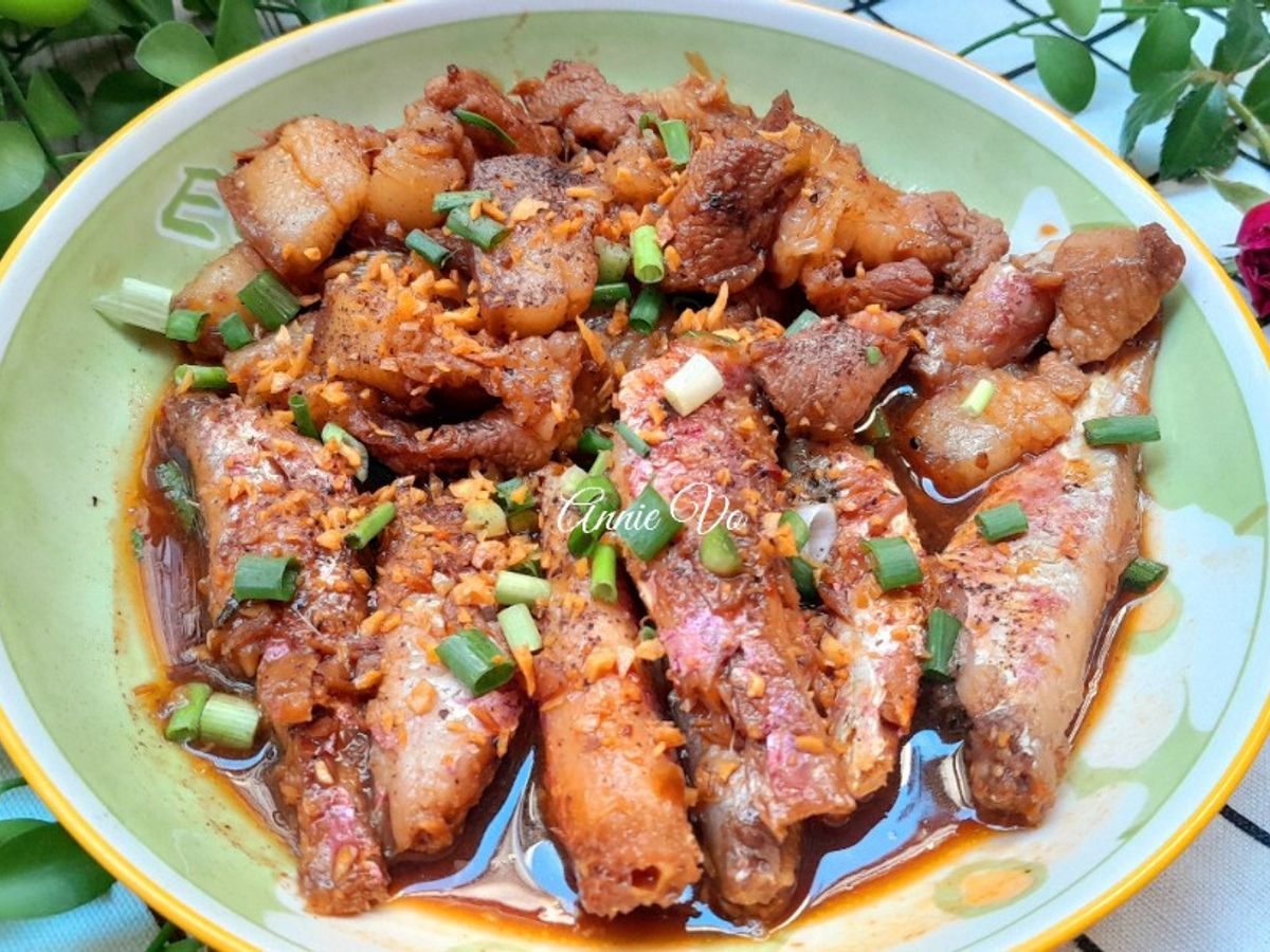 Thịt vai heo kho cá phèn hồng