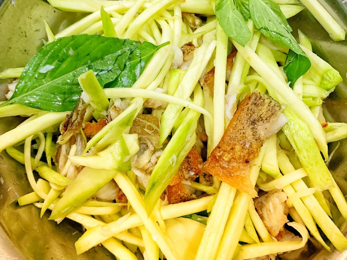 Gỏi Xoài Khô Cá Sặc