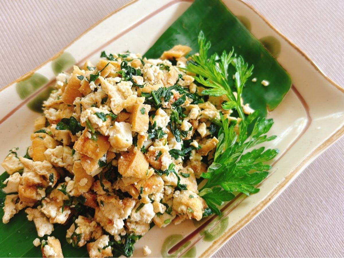 Đậu phụ xào ngải cứu