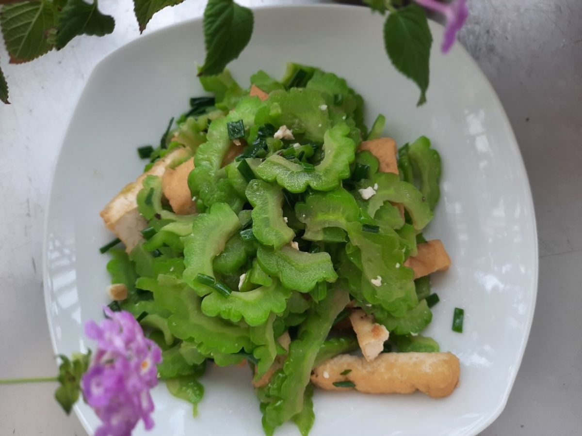 Đậu hũ xào mướp đắng