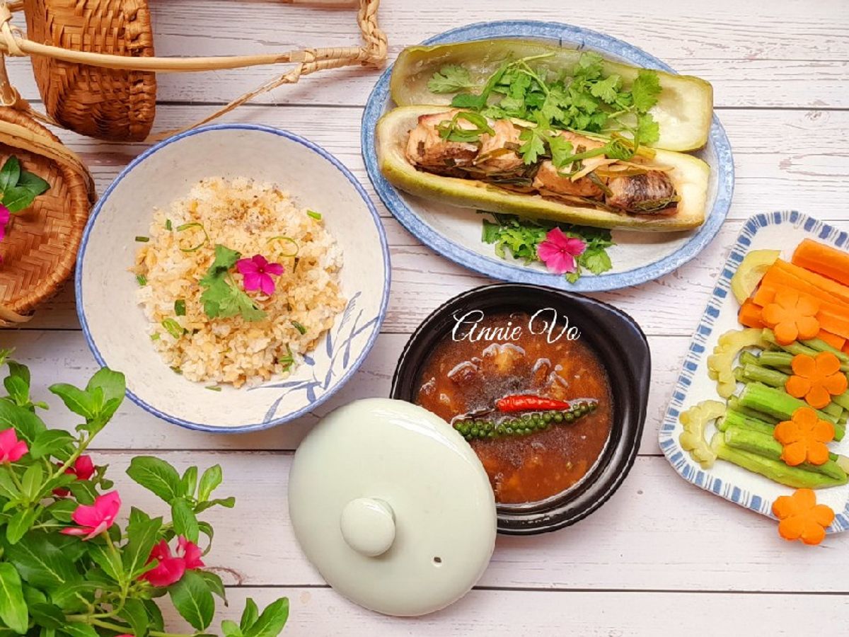 Cơm nhà với các món ngon