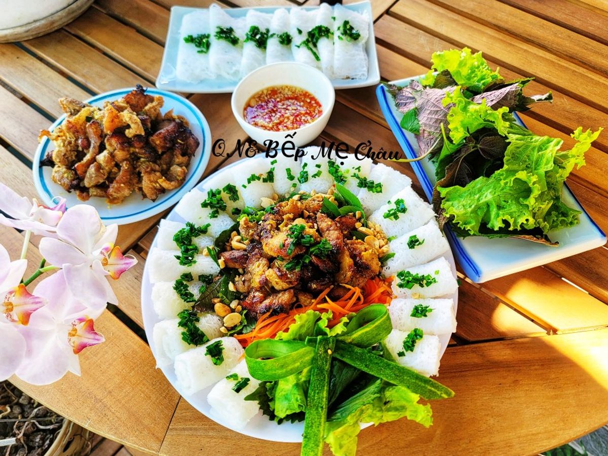 Bánh hỏi thịt nướng
