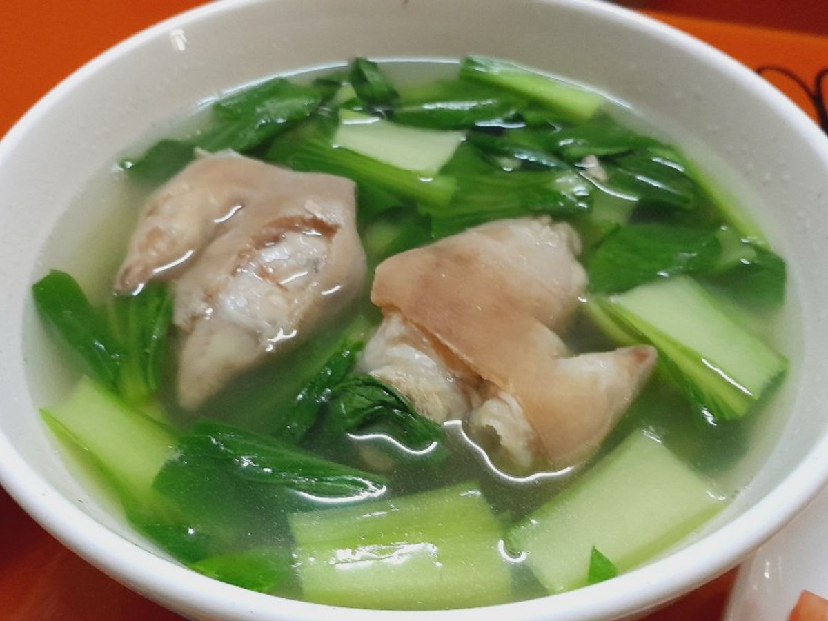 Canh cải thìa nấu móng heo