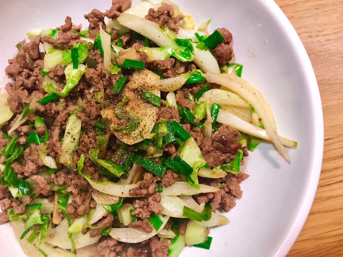 Lá Bông Cải Trắng (Súp Lơ) Xào Bò Bằm