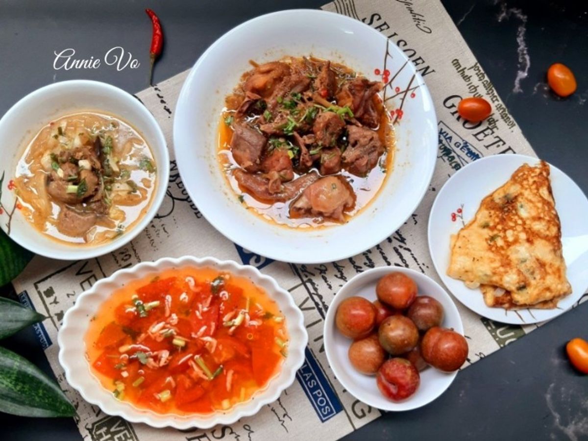 Cơm nhà nhiều món ăn ngon