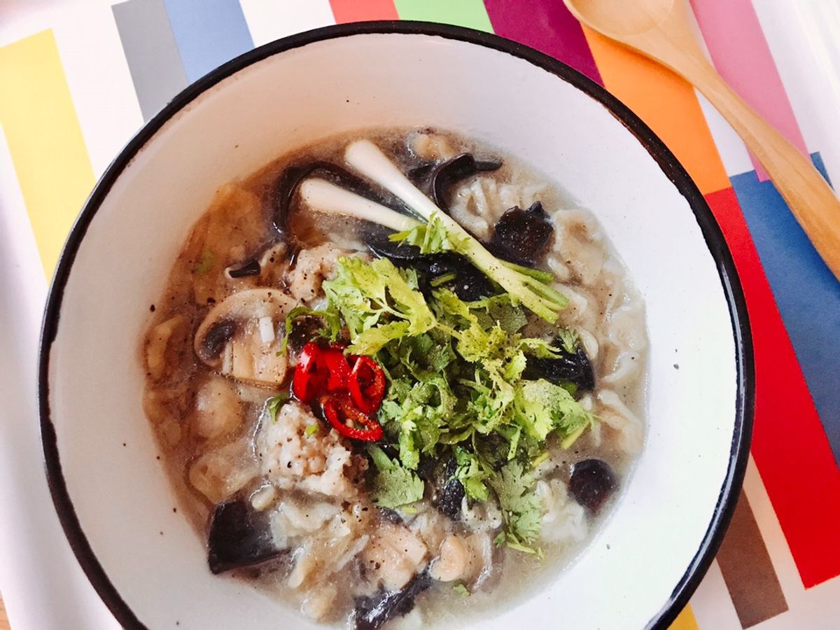 Canh Súp Nấm Thịt Viên & Vỏ Bánh Mandu Xén Dư