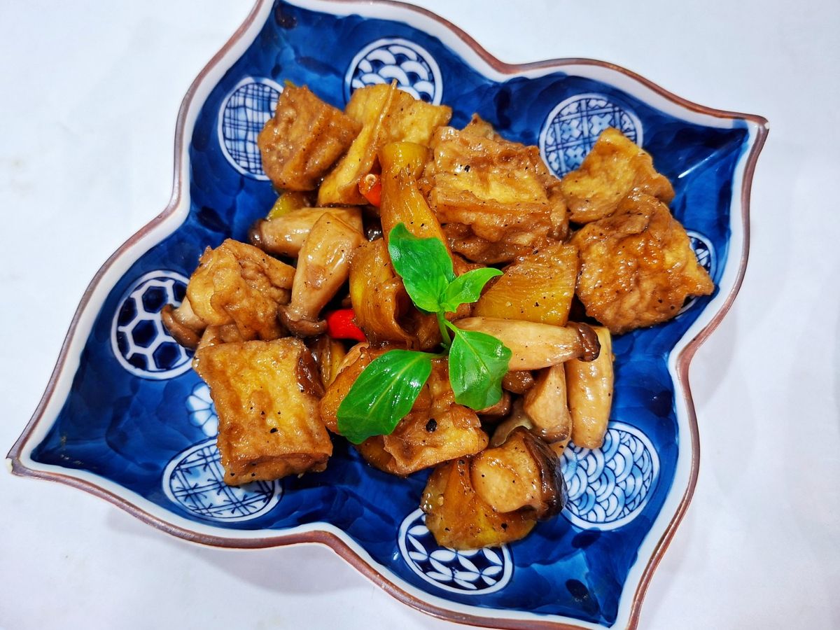 Đậu hũ, nấm kho thơm