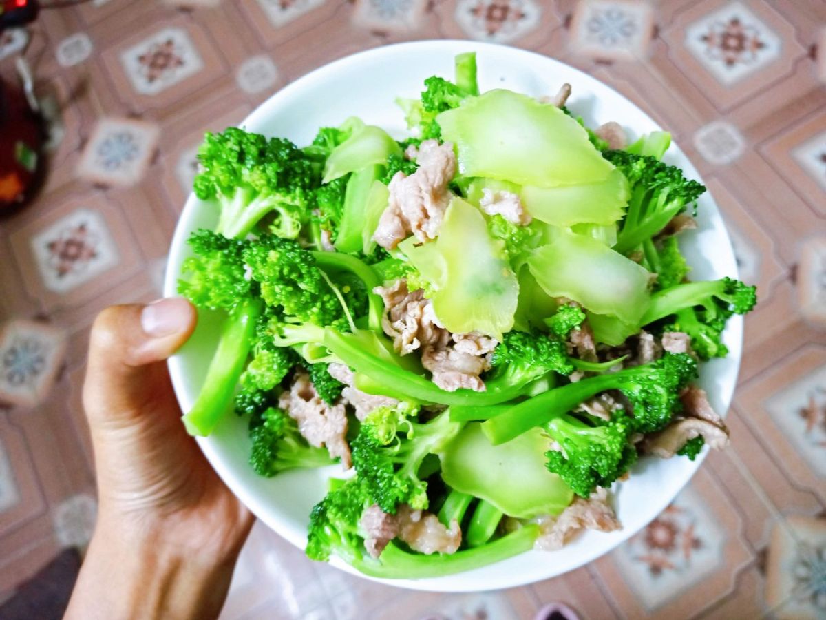 Súp lơ xanh xào thịt bò
