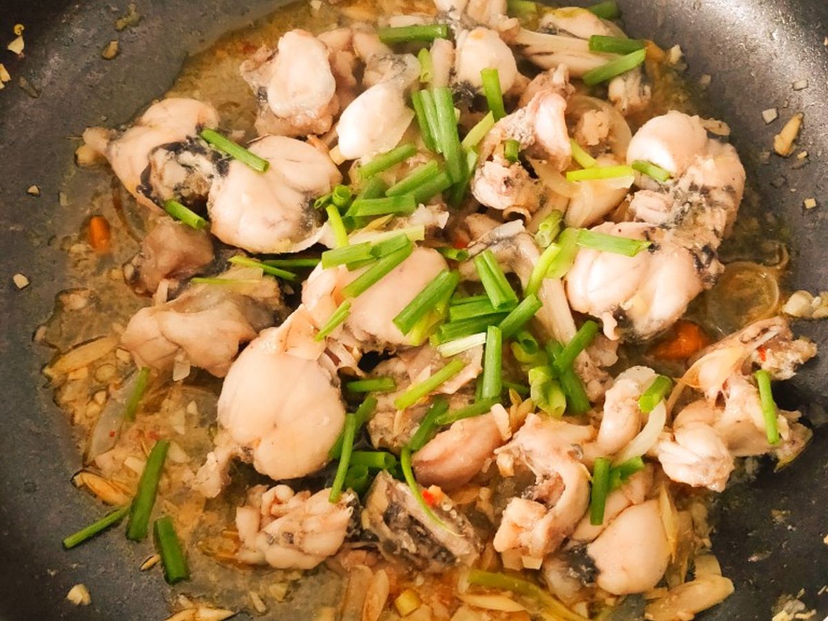 Ếch xào sả