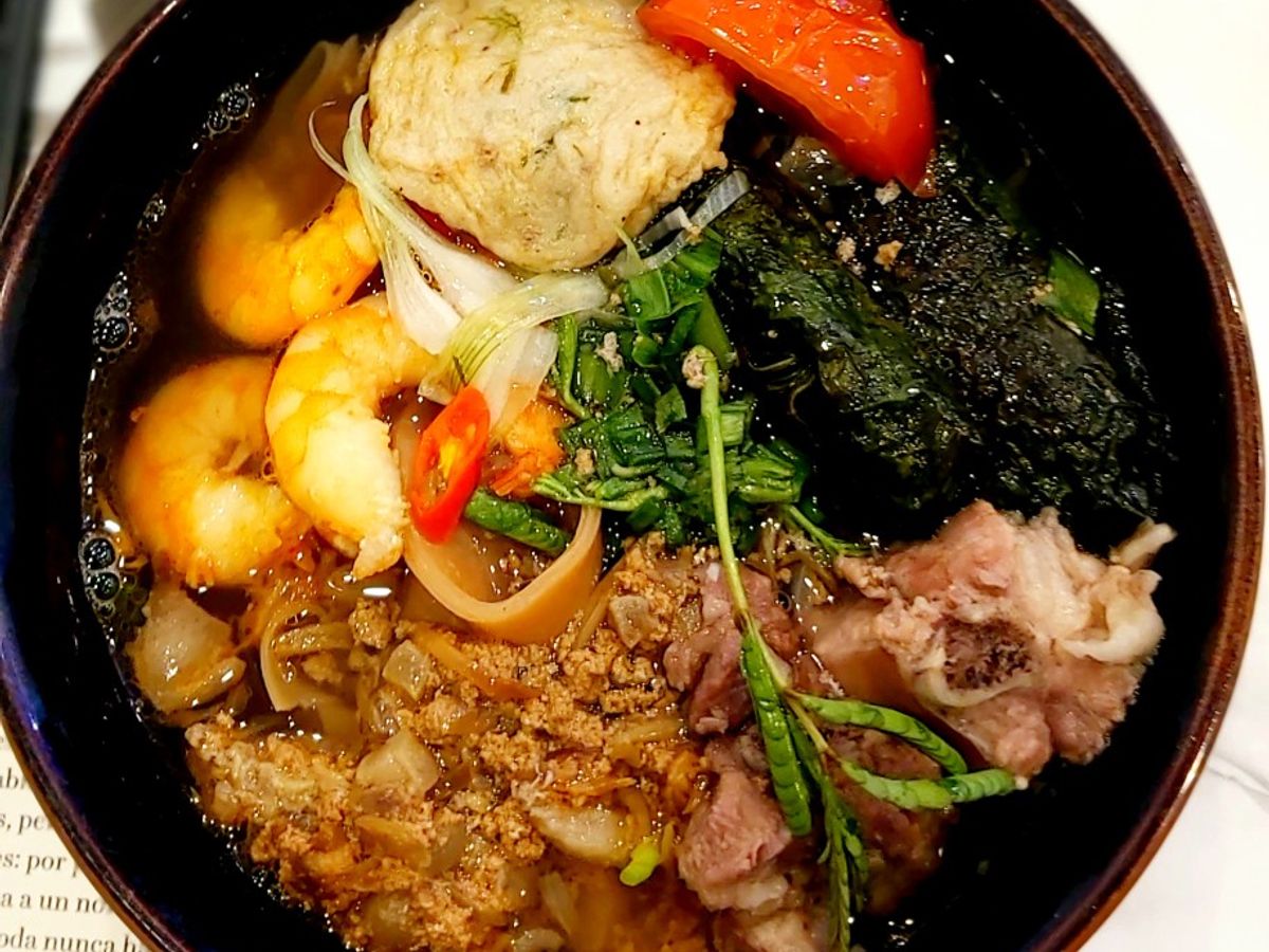Bánh đa cua Hải Phòng