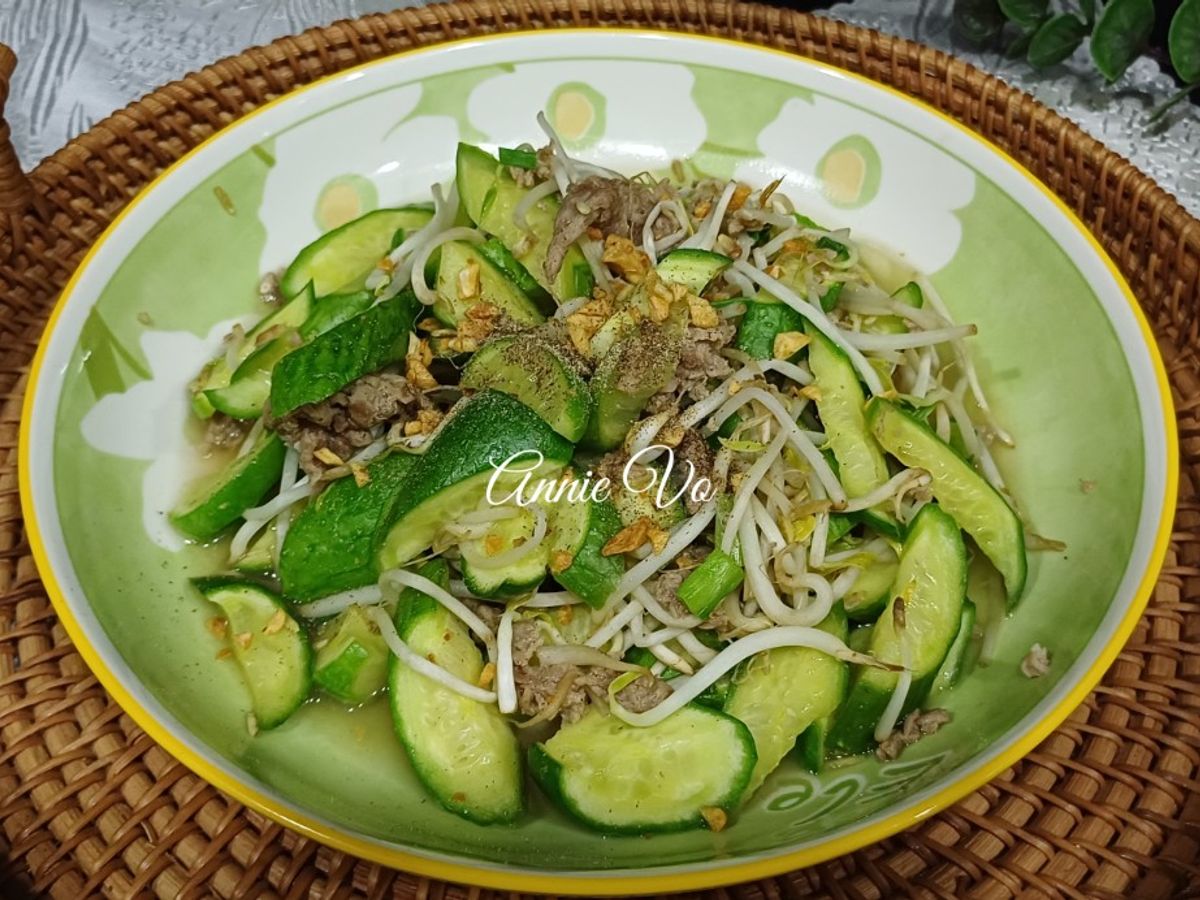 Dưa leo và giá xào bò