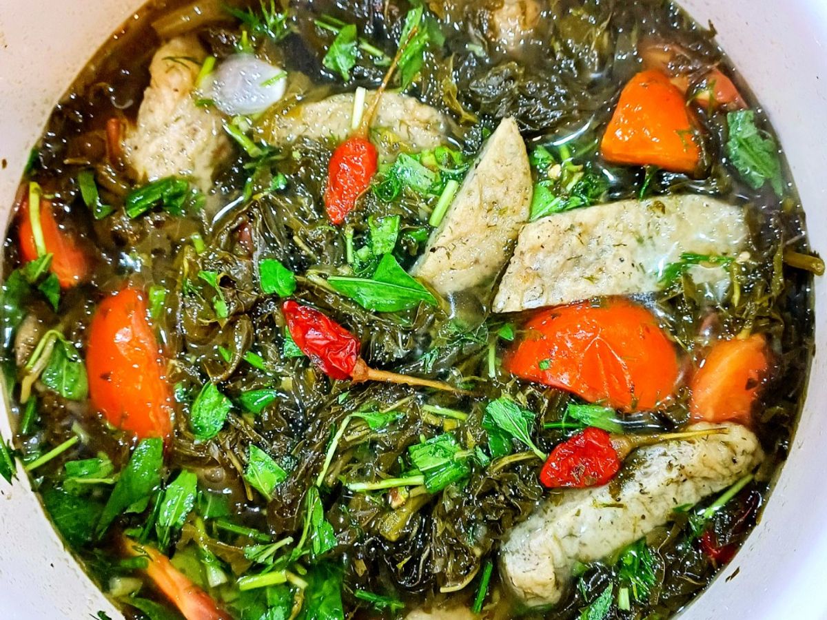 Rau sắn muối nấu chả cá