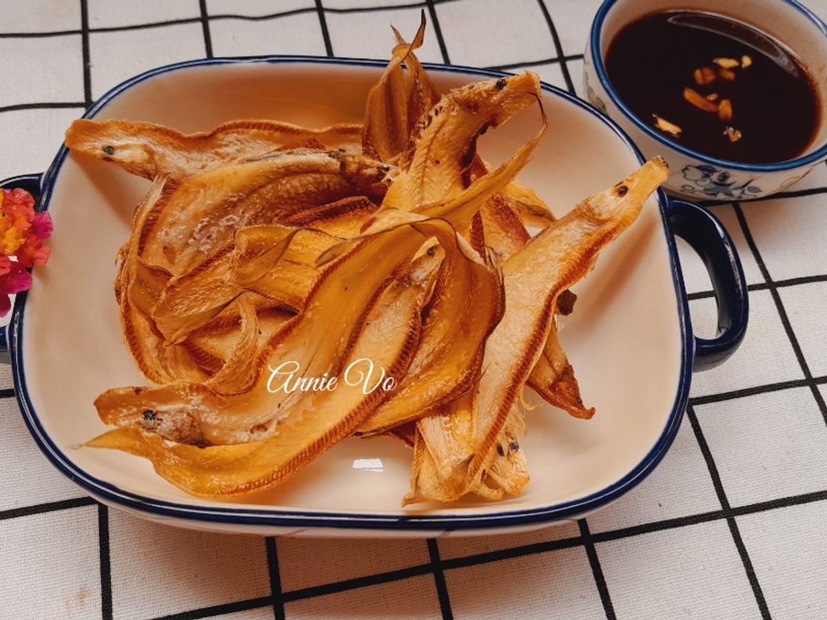 Cá khô nướng chấm mắm me