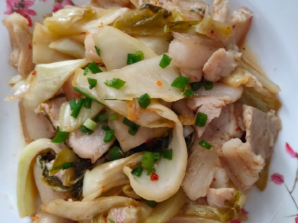 Thịt heo xào dưa cải chua
