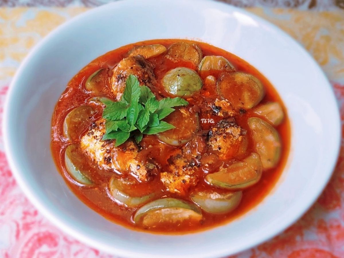 CÀ đắng om cá hộp