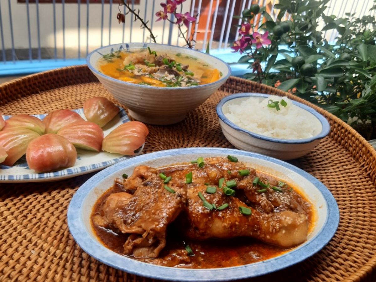Bữa cơm hai món ngon miệng
