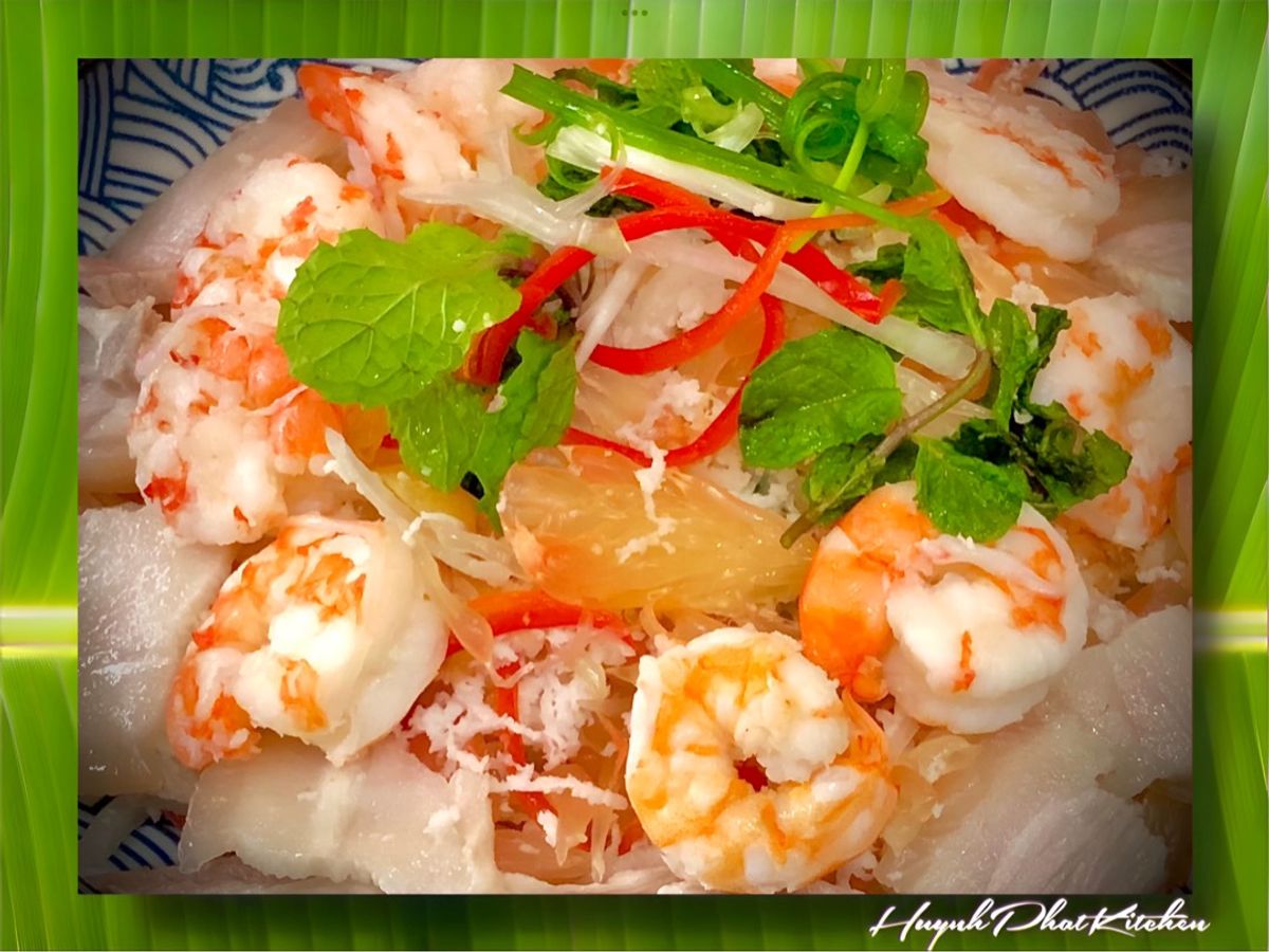 Gỏi Bưởi Hồng Cơm Dừa Tôm Thịt