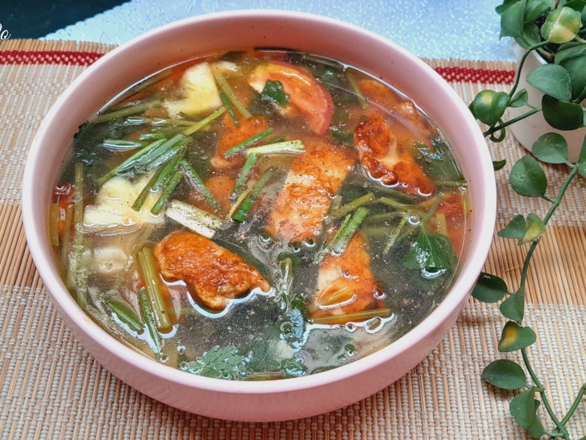 Canh chả cá nấu ngót