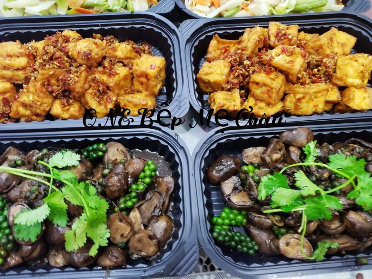 Nấm rơm kho tiêu - Đậu hũ chiên sả ớt