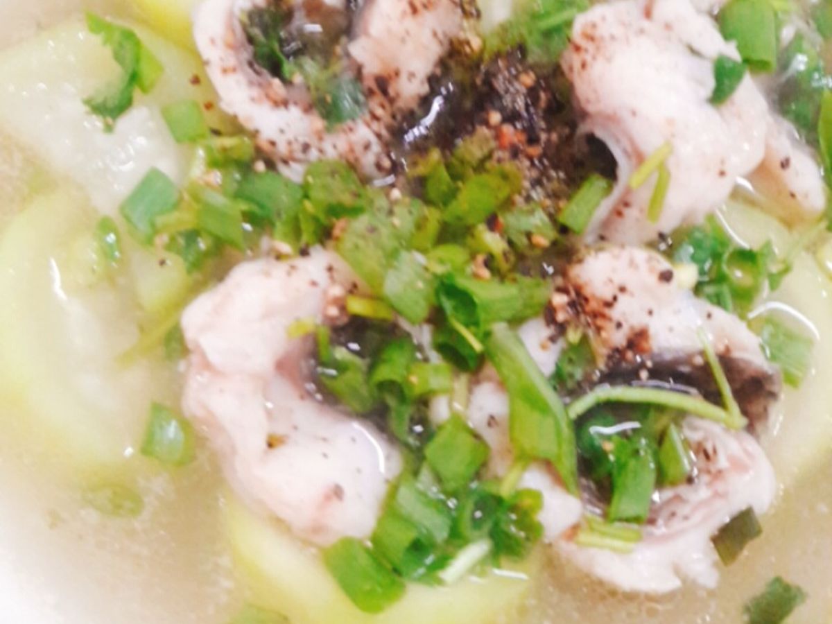 Cá lóc nấu canh bầu