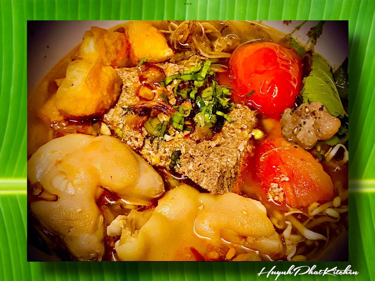 Bún Riêu Cua Đồng Giò Heo