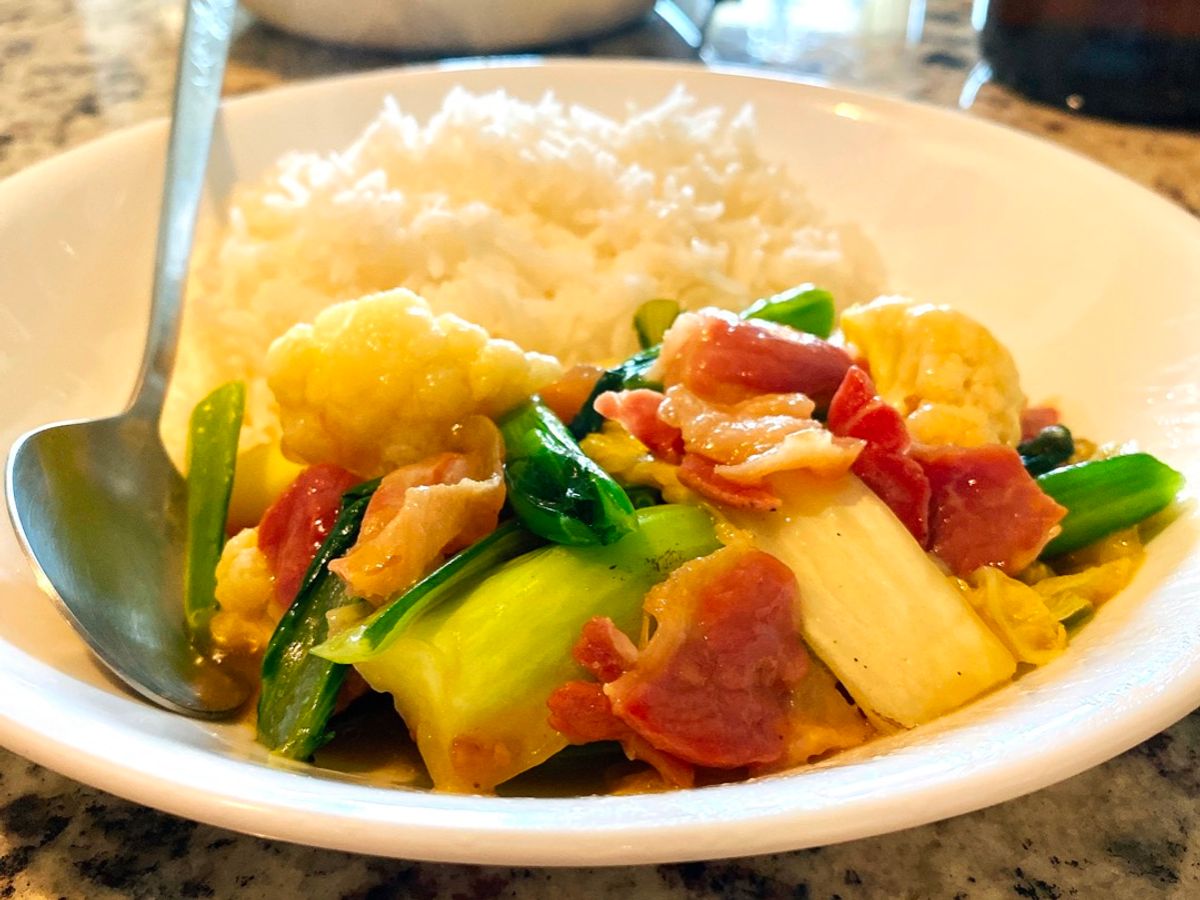 Thịt Heo Xông Khói Xào Rau